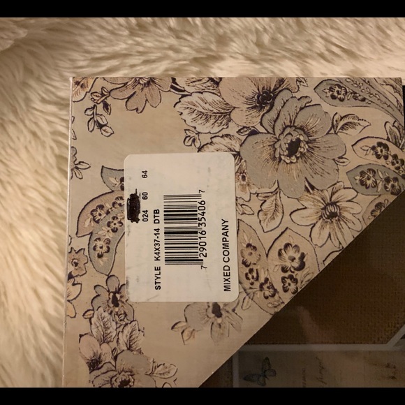 SHADOW BOX~Distressed Wood~12 x 10~BRAND NEW~black, white, gray~gift~decoration - Picture 4 of 6